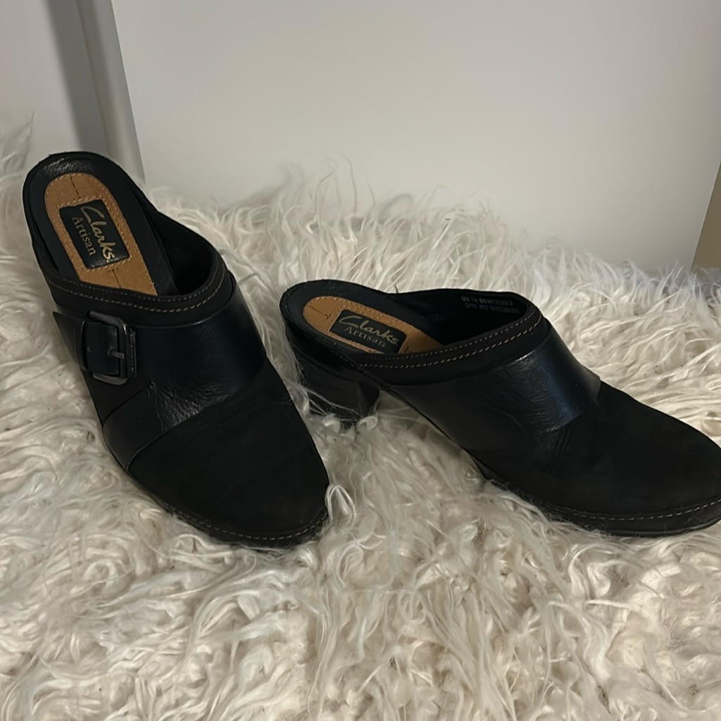 Women’s Black Comfort Clog By Clarks. Size 7 1/2 M.